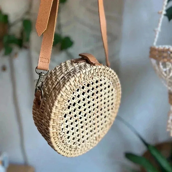 Woven Rattan Crossbody Bag - Boho Round Straw Purse - Picture 2 of 11